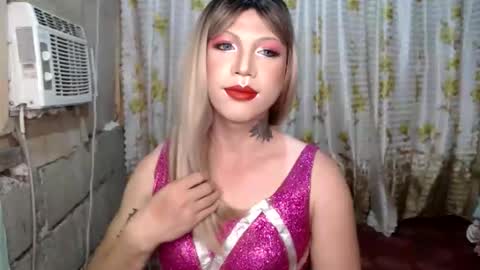 lipshero online show from September 14, 2025, 6:40 pm