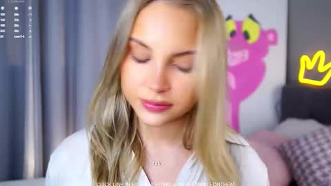 Amelia online show from October 25, 2025, 1:13 am