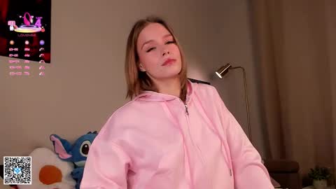 Lina online show from October 3, 2025, 1:13 am