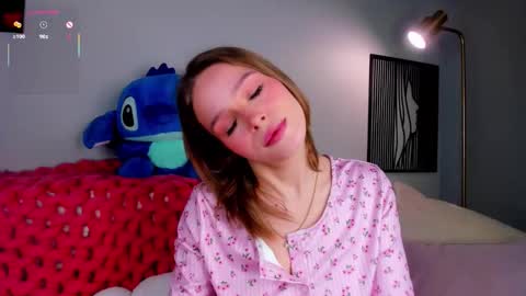 Lina online show from October 13, 2025, 1:27 am