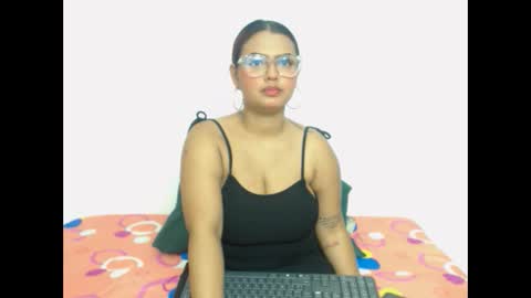 Lipsy online show from December 6, 2024, 11:03 pm