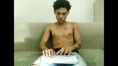 Snapshot of liroy_demon chatting on August 6, 2026, 2:35 am liroy_demon online show from August 6, 2026, 2:35 am