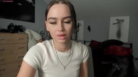 lisa__johnson online show from October 31, 2025, 12:11 am