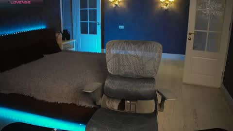 lisa_elfy online show from May 12, 2026, 4:15 pm