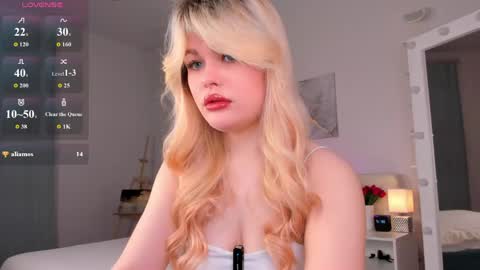 Lisa online show from May 15, 2026, 1:12 am