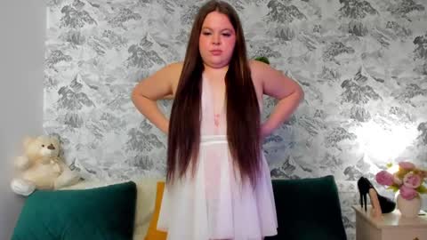 Lisa online show from March 12, 2025, 8:19 am