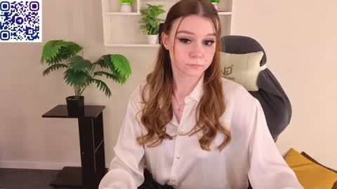 lisa_rabbit online show from April 7, 2026, 6:03 am