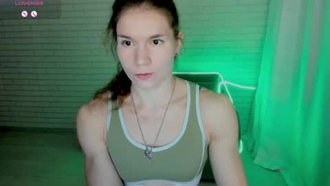 Snapshot of lisa_ree_ chatting on January 5, 2025, 3:45 pm lisa online show from January 5, 2025, 3:45 pm