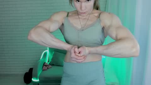 Snapshot of lisa_ree_ chatting on January 24, 2025, 8:13 am lisa online show from January 24, 2025, 8:13 am