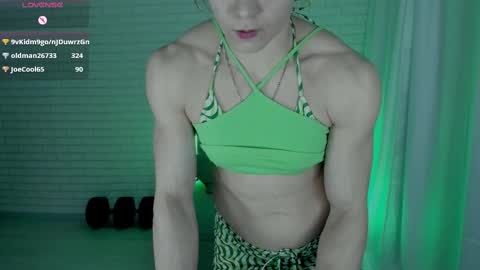 Snapshot of lisa_ree_ chatting on March 7, 2025, 10:54 pm lisa online show from March 7, 2025, 10:54 pm