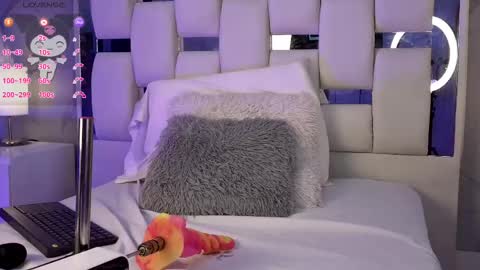 lisa_sweetas online show from May 9, 2026, 7:19 pm