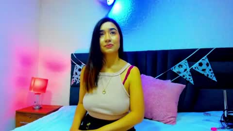 lisa white  online show from June 15, 2026, 8:55 pm