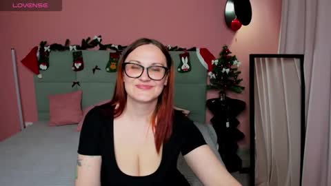 Snapshot of lisaamoree chatting on December 15, 2025, 8:51 am Ur sensual Lisa online show from December 15, 2025, 8:51 am