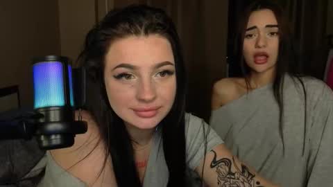 Lisa and Den online show from September 17, 2025, 9:38 pm