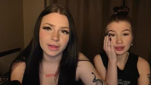 Lisa and Den online show from December 21, 2025, 3:19 pm