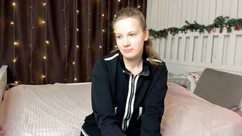 Cate online show from February 15, 2026, 7:43 pm