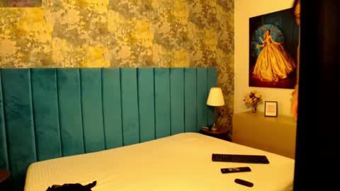 lisacroft online show from November 30, 2025, 7:56 am