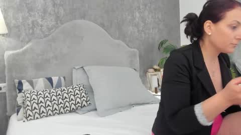 lisacroft online show from March 15, 2026, 6:30 am