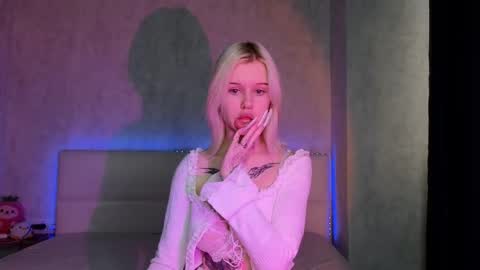 Lisa online show from September 24, 2025, 3:43 am