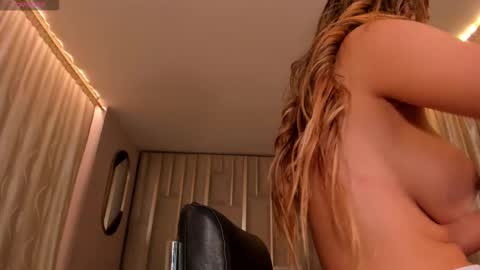 Lisa  Flowers online show from February 24, 2026, 11:08 am