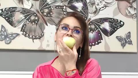 Snapshot of lisagrand chatting on February 5, 2025, 2:26 pm Lisa Grand online show from February 5, 2025, 2:26 pm