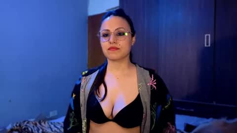 lisainthesky online show from March 25, 2026, 9:54 pm