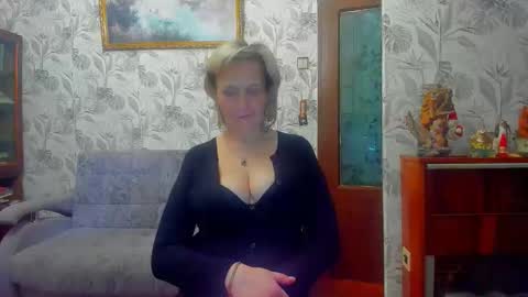 Lisasimsxs online show from February 13, 2026, 12:17 am
