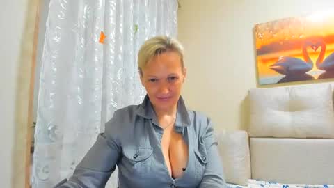 Lisasimsxs online show from July 17, 2026, 12:17 am