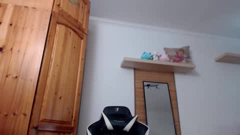 Snapshot of lisaskybaby chatting on February 26, 2026, 8:46 am Lisaskybaby online show from February 26, 2026, 8:46 am