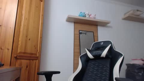 Snapshot of lisaskybaby chatting on April 1, 2026, 4:59 pm Lisaskybaby online show from April 1, 2026, 4:59 pm