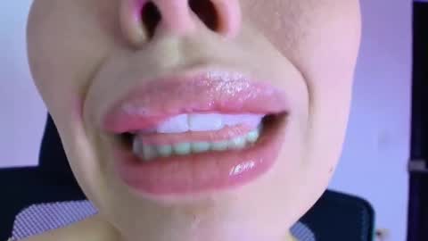 Lisbet online show from November 15, 2025, 2:57 pm