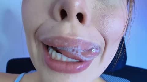 Snapshot of lisbet_21x chatting on February 13, 2026, 8:27 pm Lisbet online show from February 13, 2026, 8:27 pm