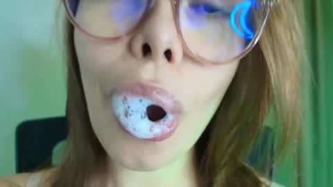 Snapshot of lisbet_21x chatting on March 15, 2026, 7:42 pm Lisbet online show from March 15, 2026, 7:42 pm