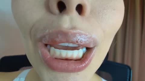 Snapshot of lisbet_21x chatting on March 24, 2026, 10:26 pm Lisbet online show from March 24, 2026, 10:26 pm