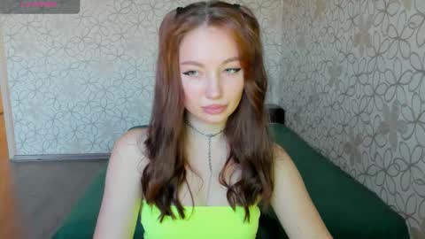 Snapshot of lissa_cristal_ chatting on October 23, 2025, 10:25 am lissa_cristal_ online show from October 23, 2025, 10:25 am