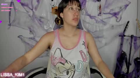 Lissa Kim  online show from October 17, 2025, 11:02 am