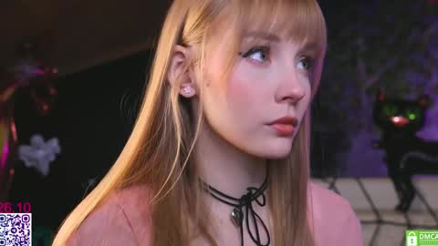 Snapshot of lissa_meooow chatting on October 26, 2025, 5:35 am your Liza again. Next stream Dec. 1  at 2 or 3  GMT online show from October 26, 2025, 5:35 am