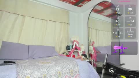 lissa_petitee online show from December 3, 2025, 2:08 am