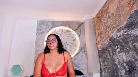 Lissa Vergara  online show from September 19, 2025, 12:39 pm