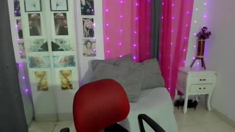 lissa online show from December 1, 2025, 9:42 pm