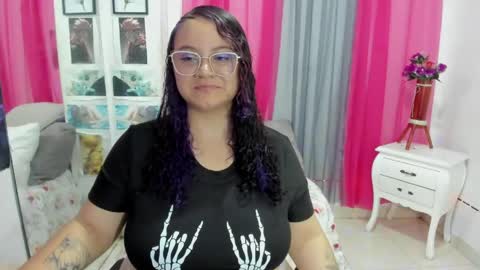 Snapshot of lissavillalobos chatting on April 15, 2026, 9:26 pm lissa online show from April 15, 2026, 9:26 pm