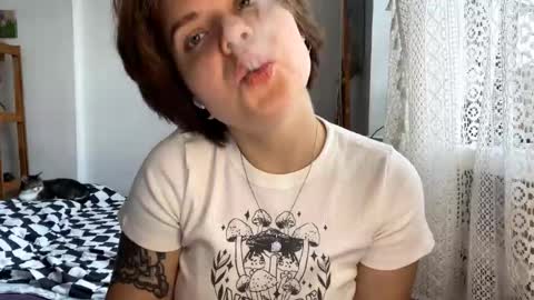 Snapshot of litamedino chatting on September 22, 2025, 9:22 am Rita online show from September 22, 2025, 9:22 am