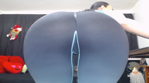 LITA a sexy milf online show from January 3, 2025, 11:01 pm