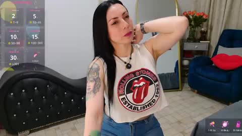 LITA a sexy milf online show from May 7, 2026, 8:36 pm