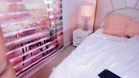 little__doll18 online show from May 8, 2026, 9:31 pm