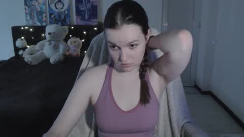 little__flowers online show from November 16, 2025, 7:36 am