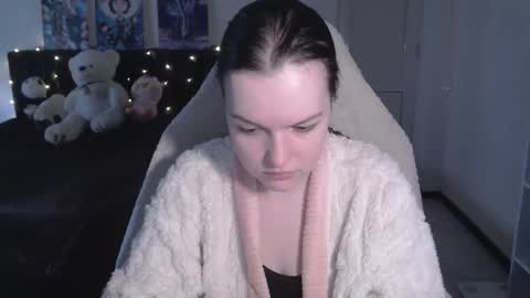 little__flowers online show from January 10, 2026, 8:38 am