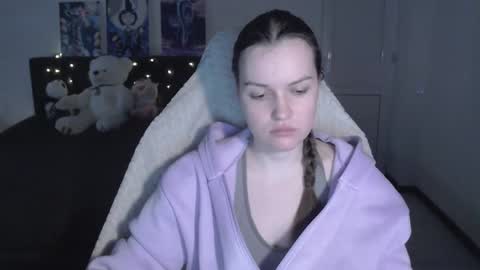 Snapshot of little__flowers chatting on February 9, 2026, 9:24 am little__flowers online show from February 9, 2026, 9:24 am