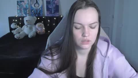 Snapshot of little__flowers chatting on February 12, 2026, 9:48 am little__flowers online show from February 12, 2026, 9:48 am