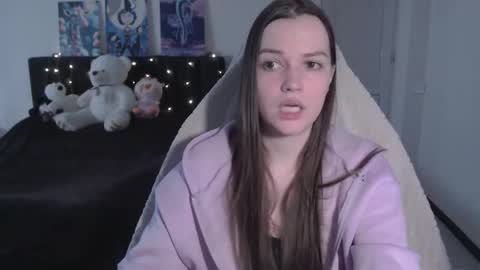 Snapshot of little__flowers chatting on February 15, 2026, 9:08 am little__flowers online show from February 15, 2026, 9:08 am